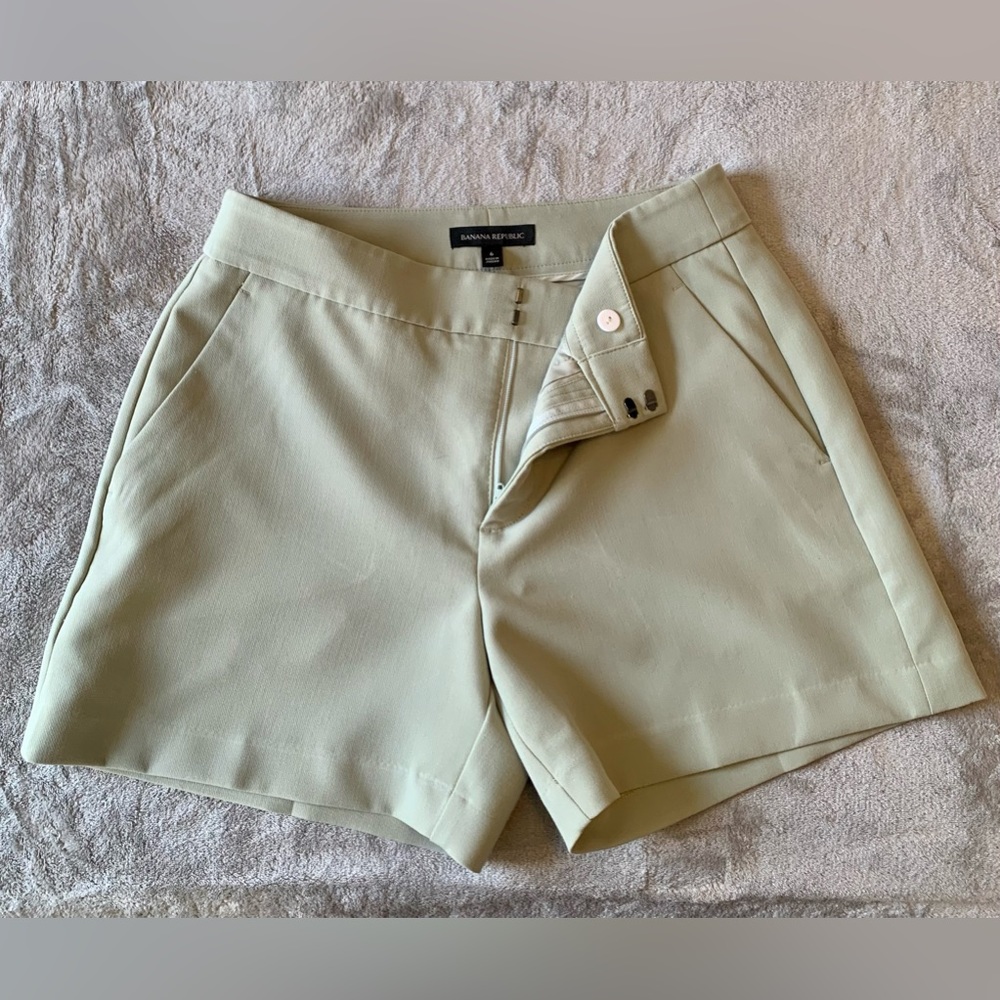 Women’s Size 6 Banana Republic Shorts